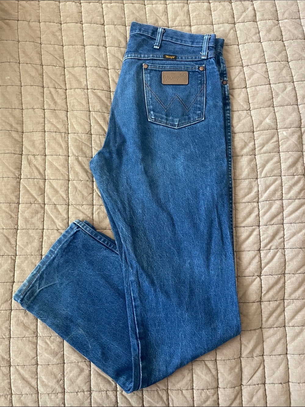 Wrangler Men’s Classic Blue Denim Jeans